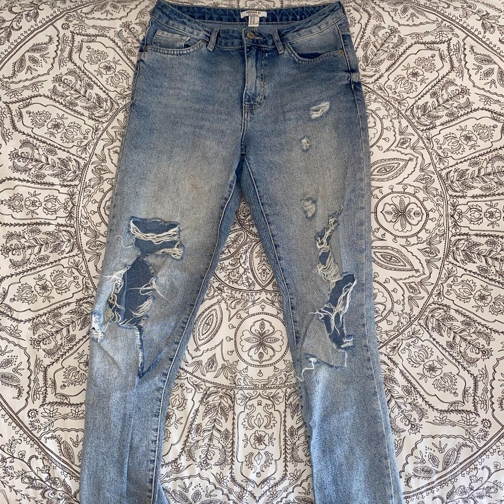 Trendy Ripped Light Wash Mom Jeans